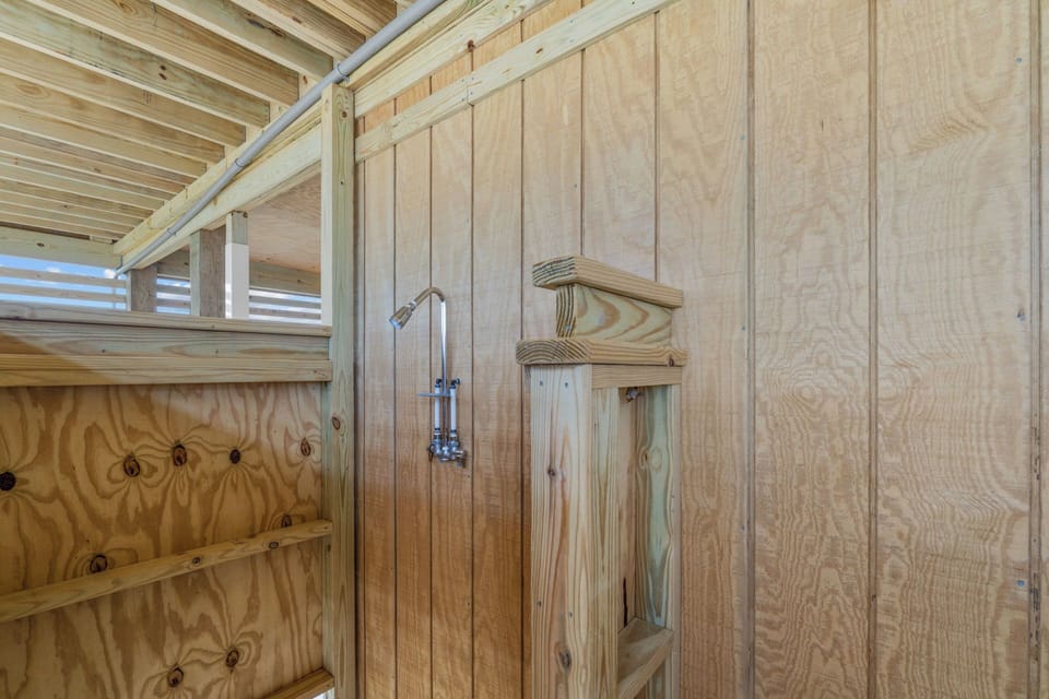 Surf or Sound Realty - 1055 - Sound Dance - Outdoor Shower-2