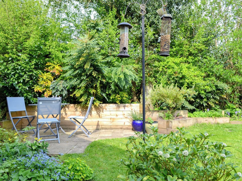 Sitting-out-area | 2 Keldholme Cottages - Keldholme Holidays, Keldholme, near Kirkbymoorside