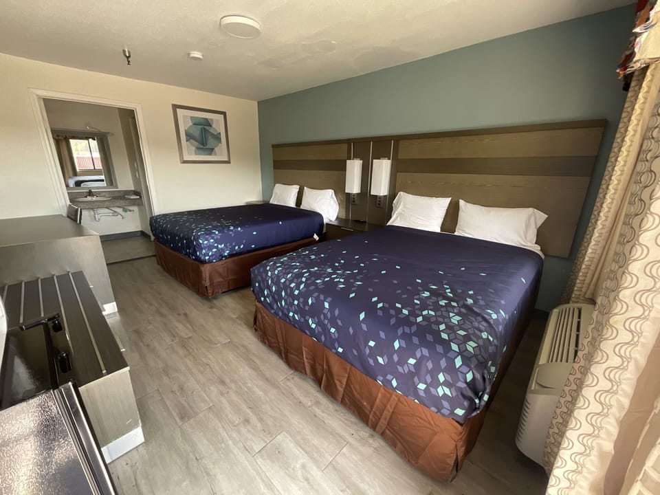 Standard Double Room, Smoking | WiFi (free), bed sheets