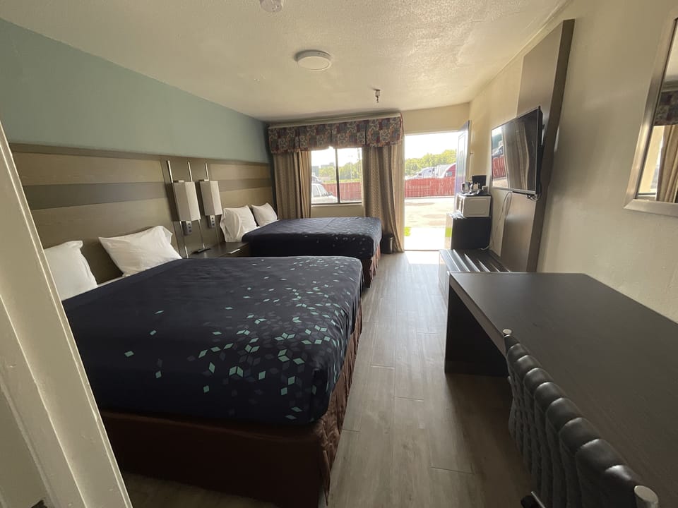 Standard Double Room, Smoking | WiFi (free), bed sheets