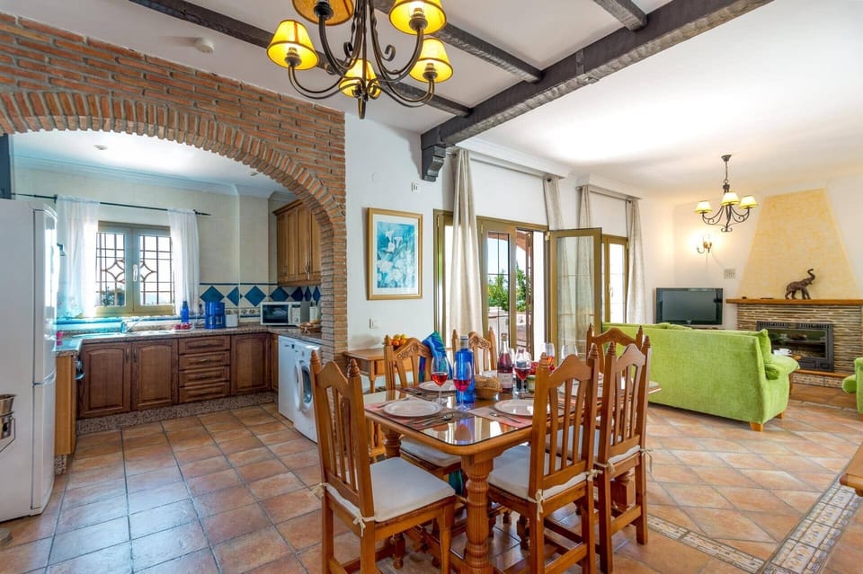 Villa Tres Olivos image