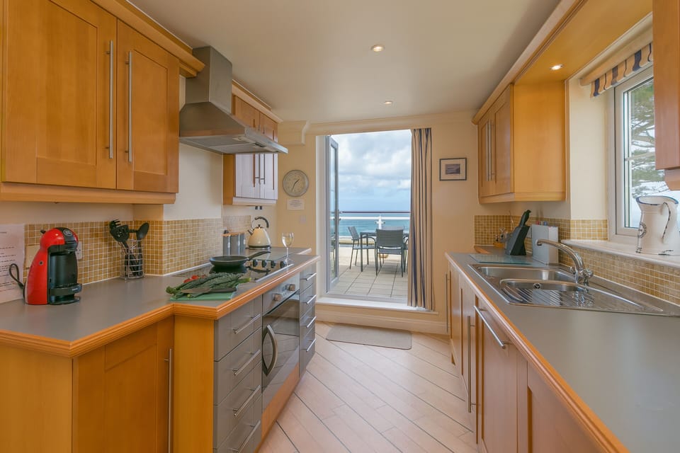 Fridge, dishwasher, electric kettle, toaster