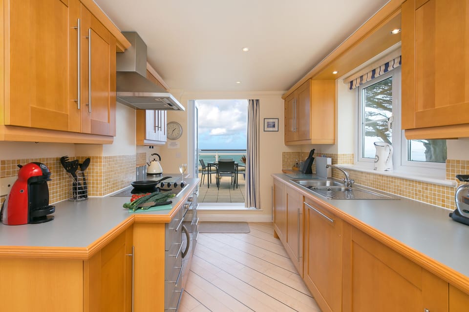 Fridge, dishwasher, electric kettle, toaster