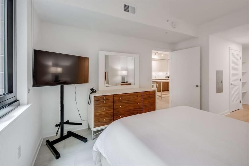 Noma Washington 1 Bedroom Deluxe Bedroom