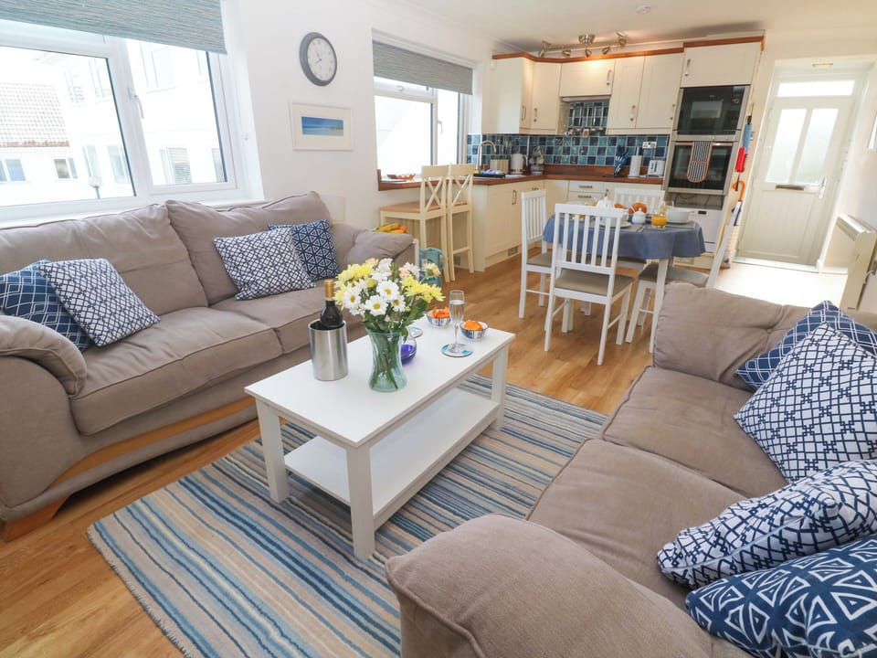 Cottage | Living area