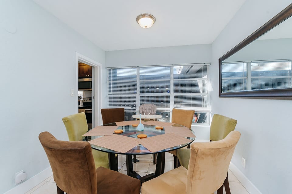 Dining room, with 6 seats, plus a high chair for the little one.