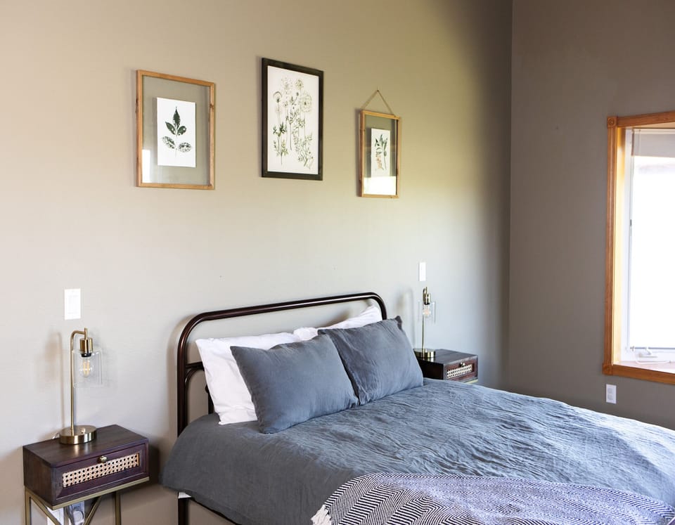 Master bedroom with queen bed.