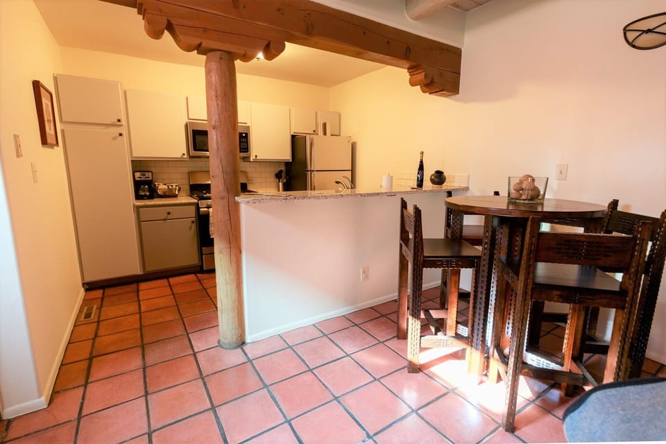 Kitchen/Dining area