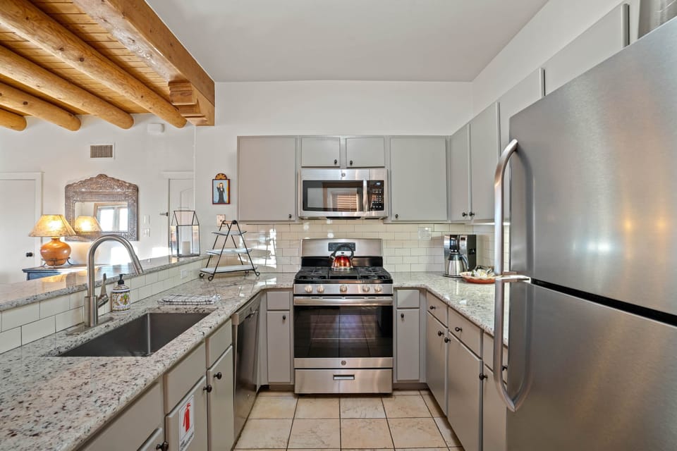 Kitchen (upstairs unit)