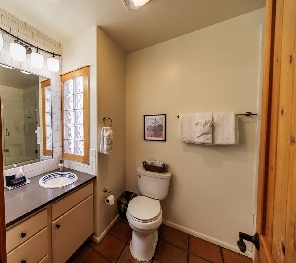 Unit 70 Master Bathroom (en-suite)