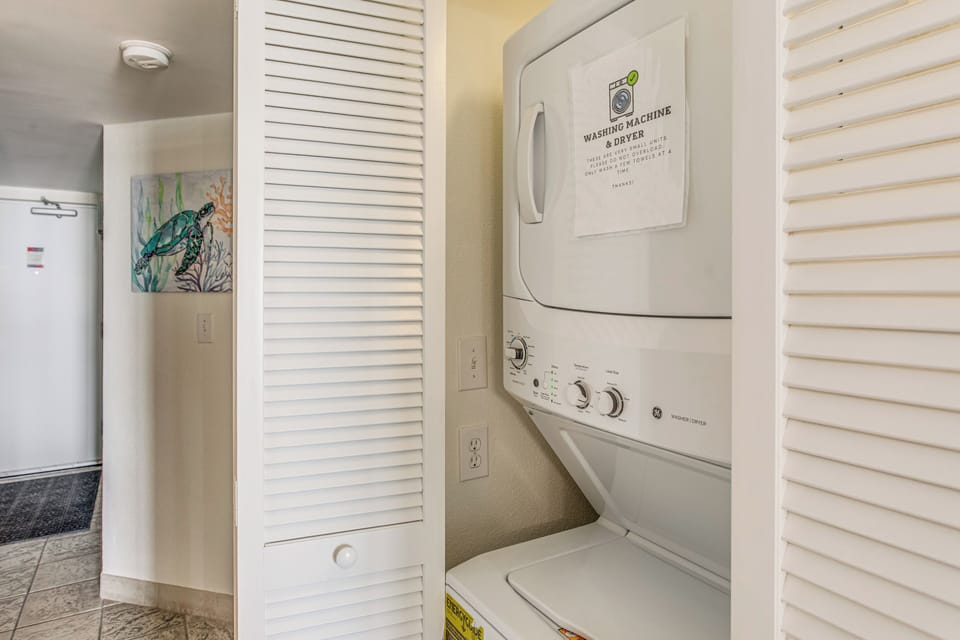 Laundry Closet | Stacked Washer & Dryer