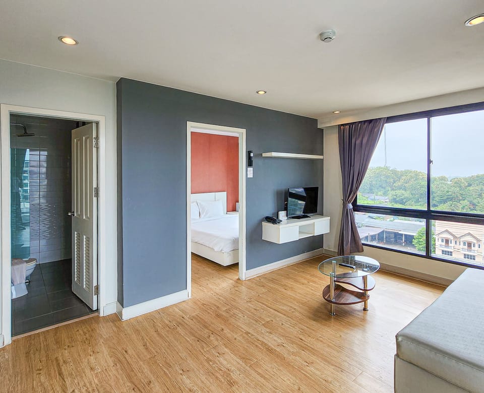 Deluxe Double Room | WiFi, bed sheets