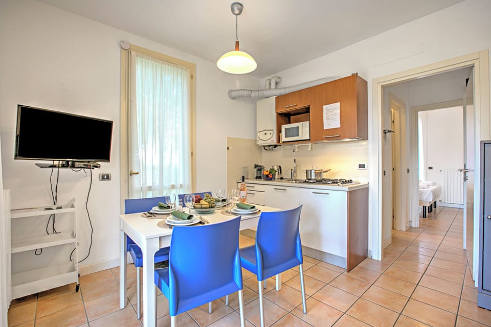 Kitchen and dining area
