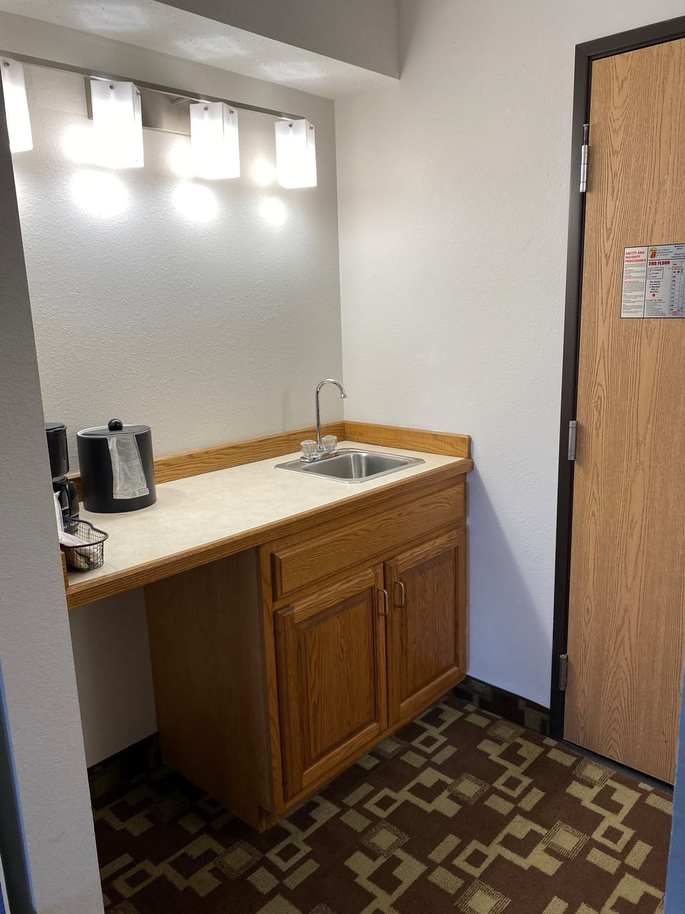 Suite, 1 King Bed, Non Smoking | Individually decorated, individually furnished, desk, laptop workspace