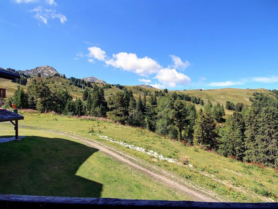 Ski-in/Ski-out 1-bedroom apartment, balcony, sleeps 4 Apartment in Mâcot-la-Plagne