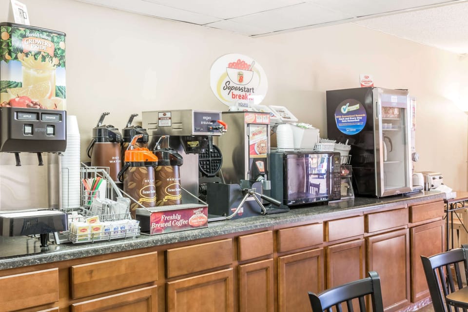 Free daily continental breakfast