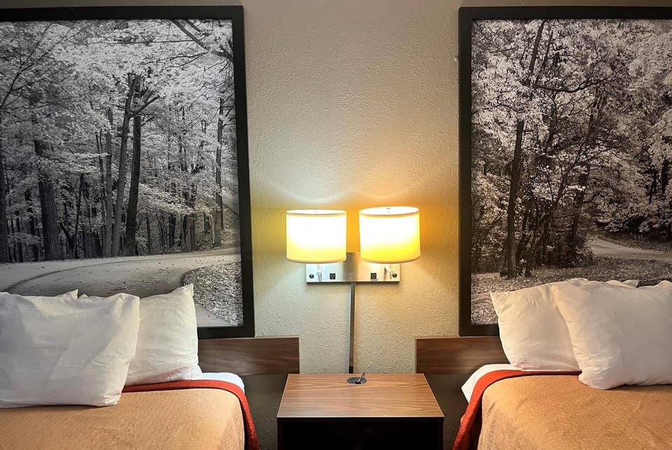 Desk, free cribs/infant beds, rollaway beds, free WiFi