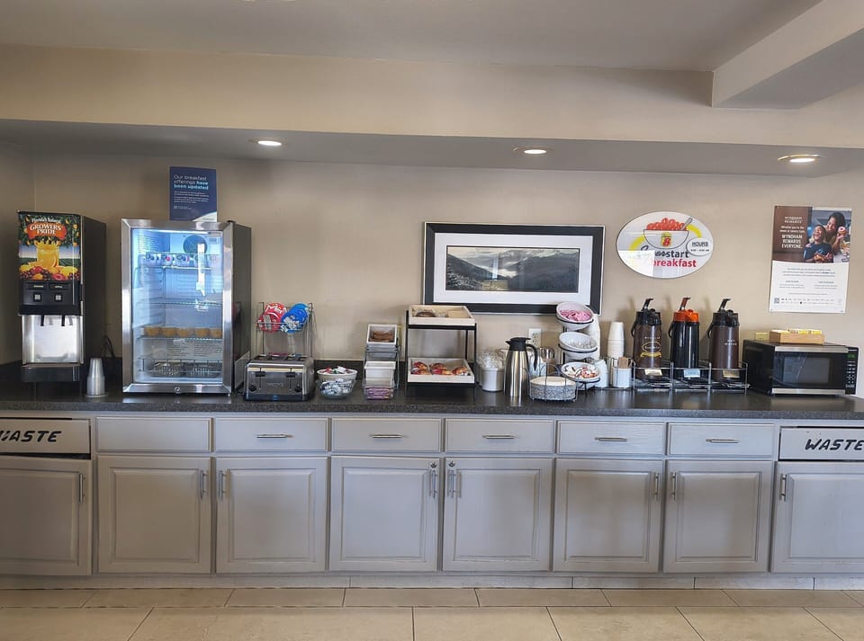 Free daily continental breakfast