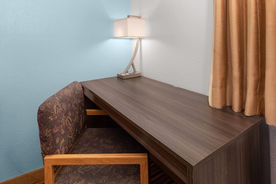 Room, 1 King Bed, Accessible, Non Smoking (Mobility) | Desk, blackout drapes, free cribs/infant beds, free rollaway beds