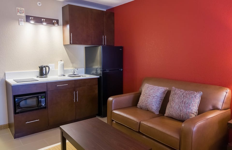 Coffee/tea maker, microwave