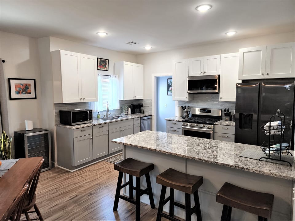 Full Kitchen