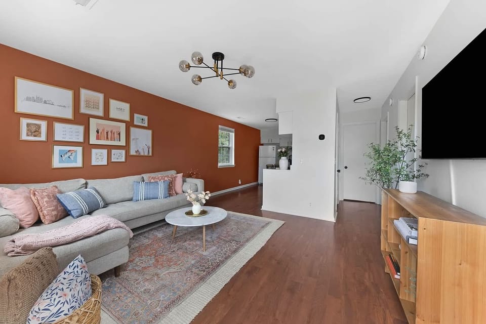 Living Room with Elegant Décor and Natural Light