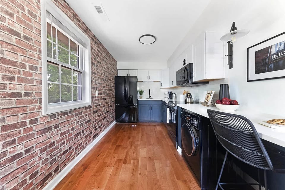 Well-Equipped Kitchen Perfect for Home-Cooked Meals