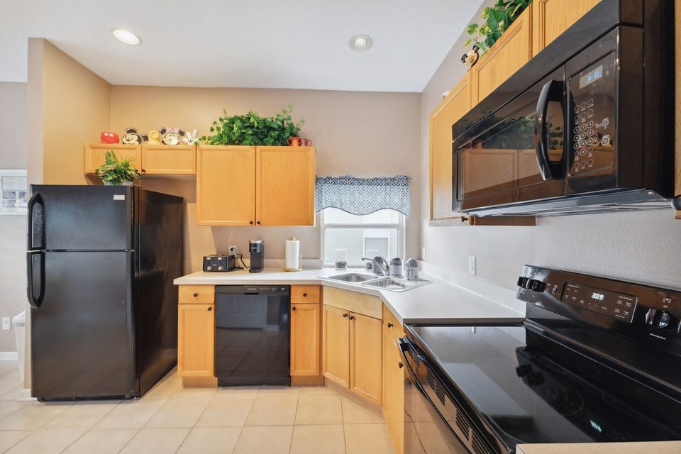Indoors, Kitchen, Refrigerator, Microwave, Oven
