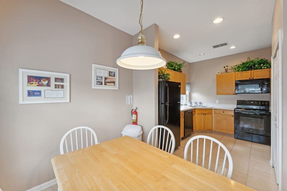 Dining Room, Dining Table, Table, Indoors, Furniture
