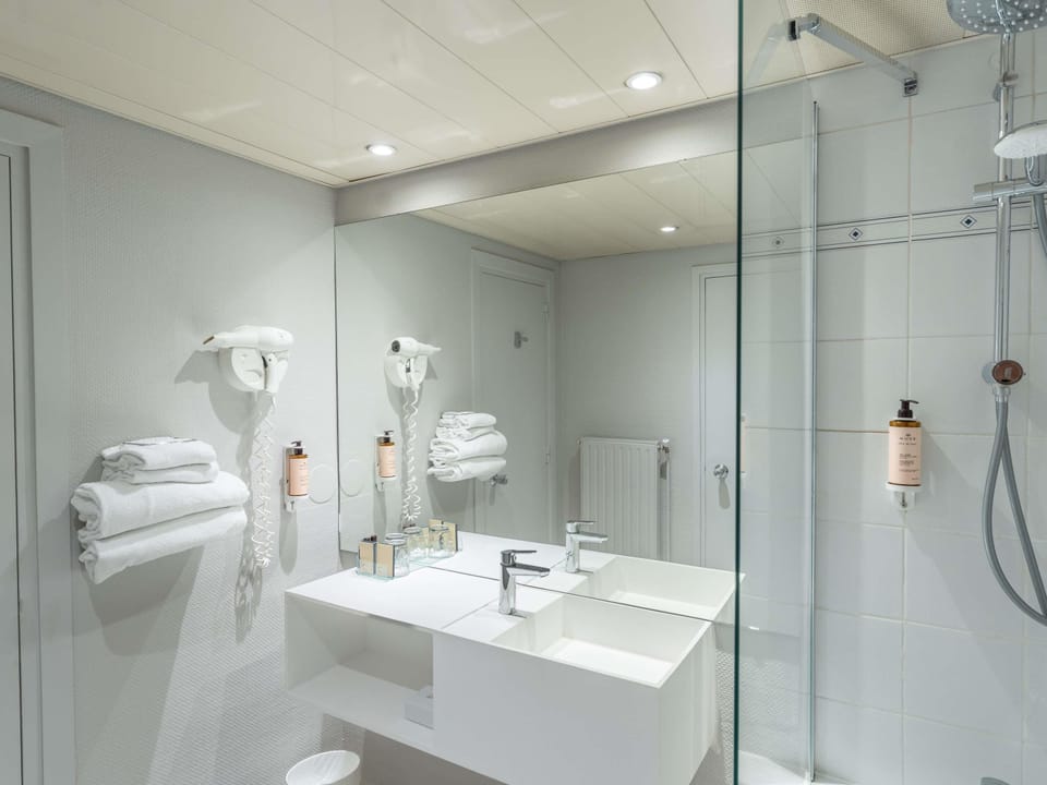 Individually furnished, desk, blackout drapes, soundproofing