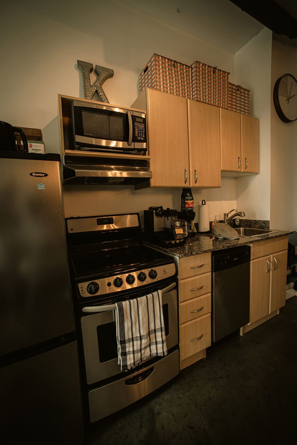 Kitchen, Nespresso & drip coffee machine, dish washer, fully equipped kitchen