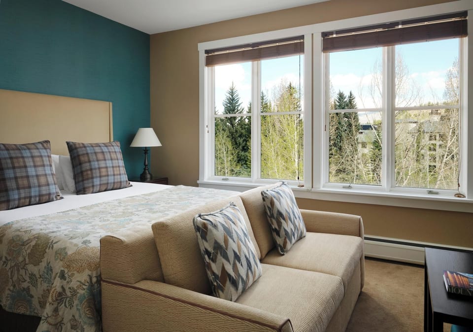 Premium bedding, pillowtop beds, in-room safe, desk