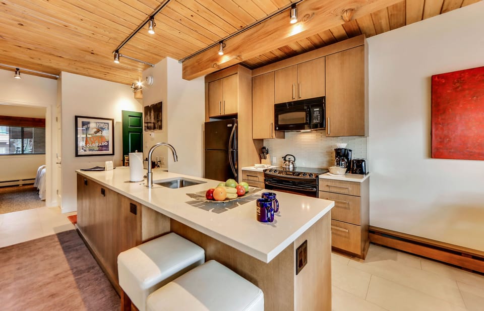 Standard Condo, 2 Bedrooms | Private kitchen | Fridge, microwave, oven, stovetop