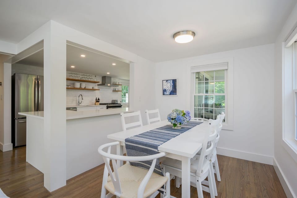 dining area-31 Bayview St- Chatham- Cape Cod