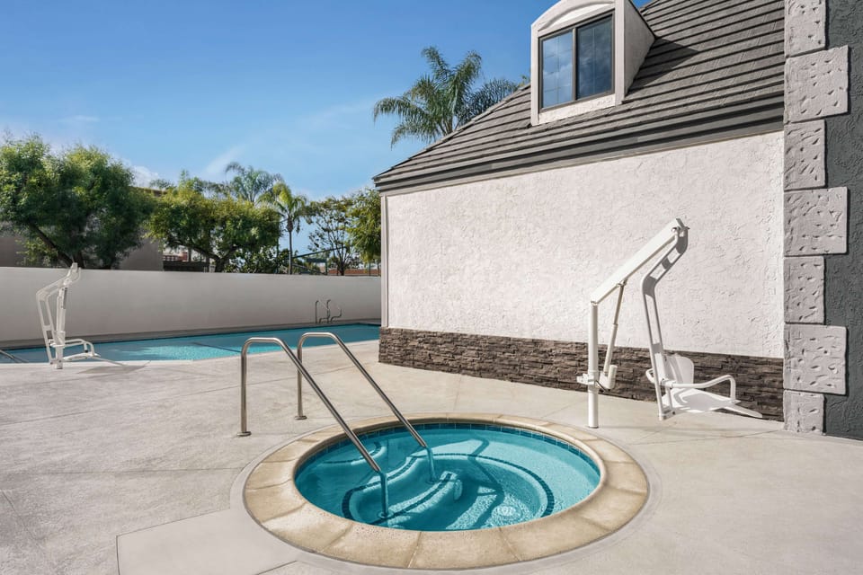 Ramada by Wyndham Anaheim Convention Center Hotel in Garden Grove