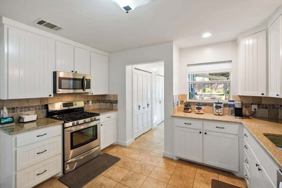 Stainless Steel appliances. Beautiful smooth granite counters.