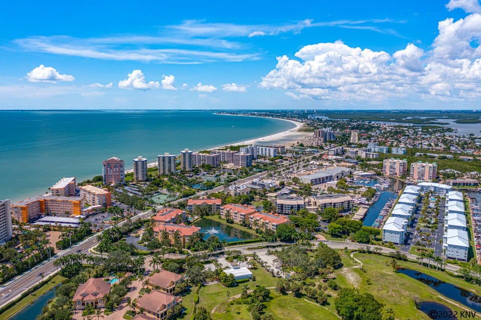 Santa Maria Harbor Condominiums sit on the beautiful south end across the street from the beach
