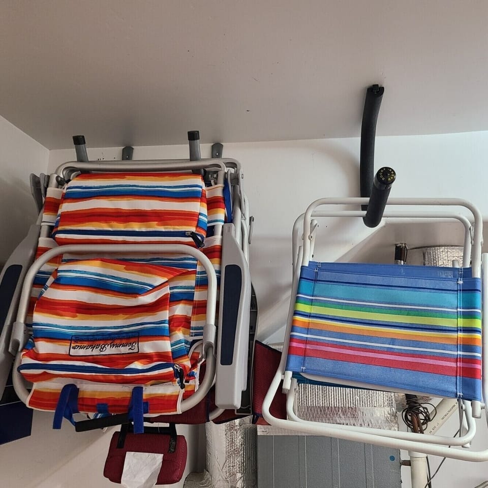6 Tommy Bahama Beech Chairs + 2 sand chairs, beach games, boogieboards & toys 