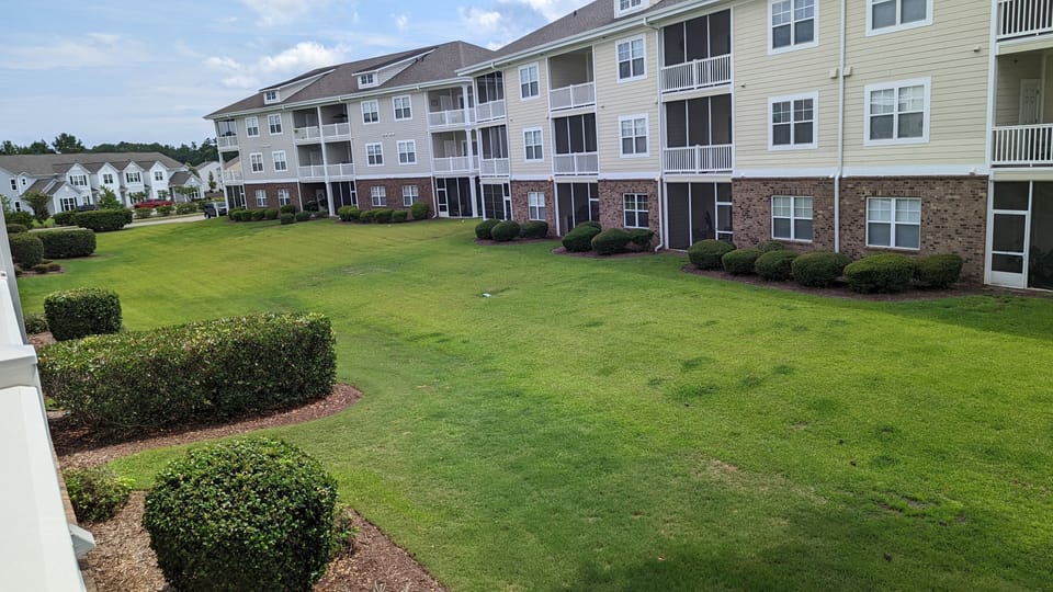 Outdoor property view.