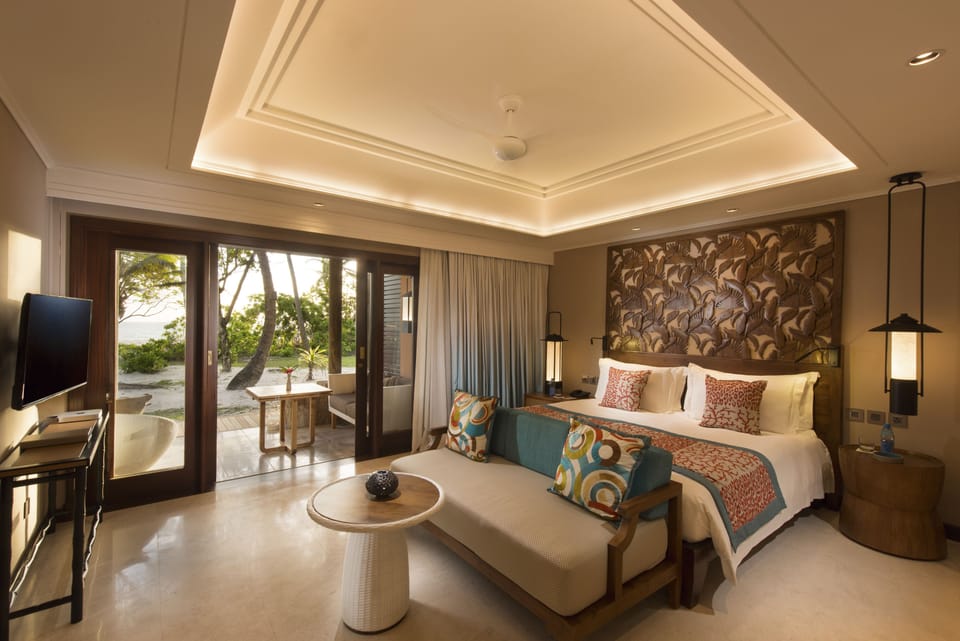 Senior Suite, Sea Facing | Premium bedding, minibar, in-room safe, desk