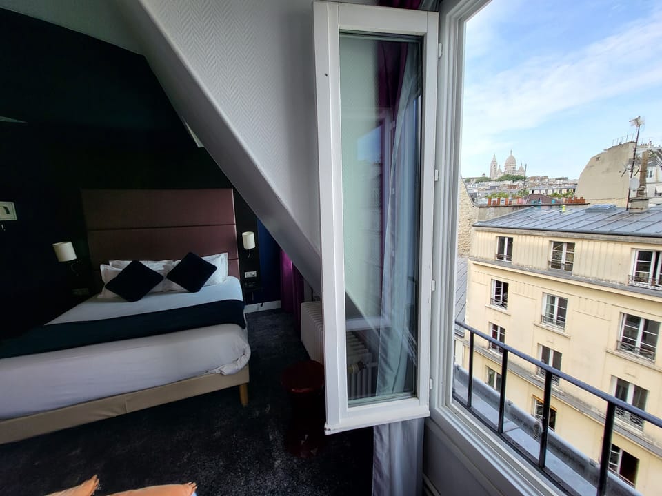 Family Quadruple Room | Desk, laptop workspace, soundproofing, iron/ironing board