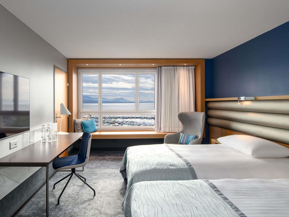 Deluxe Twin Room, 2 Twin Beds, Lake View | Premium bedding, minibar, in-room safe, desk