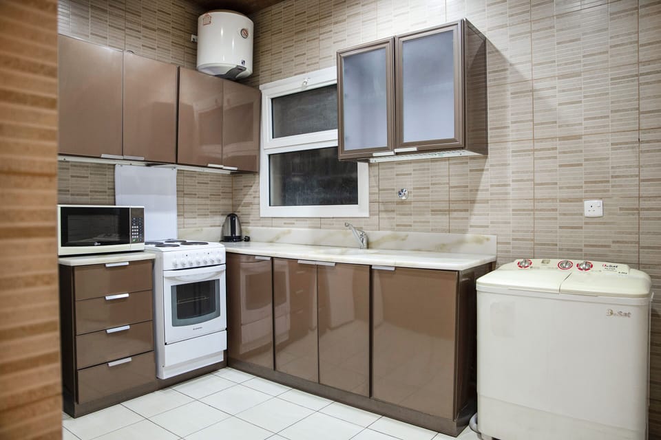 Apartment, 2 Bedrooms | Hypo-allergenic bedding, desk, soundproofing, free WiFi