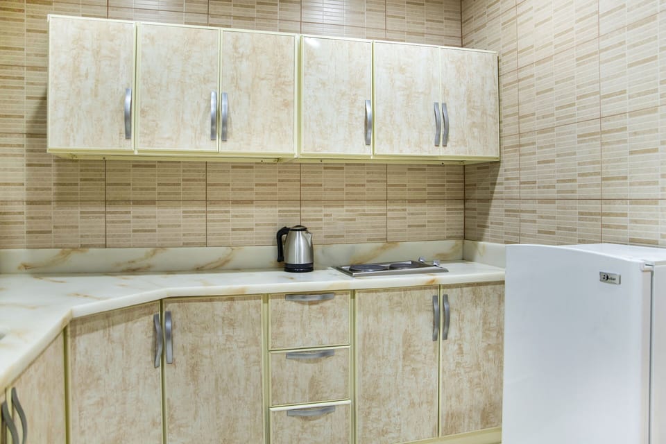 Apartment, 1 Bedroom | Hypo-allergenic bedding, desk, soundproofing, free WiFi