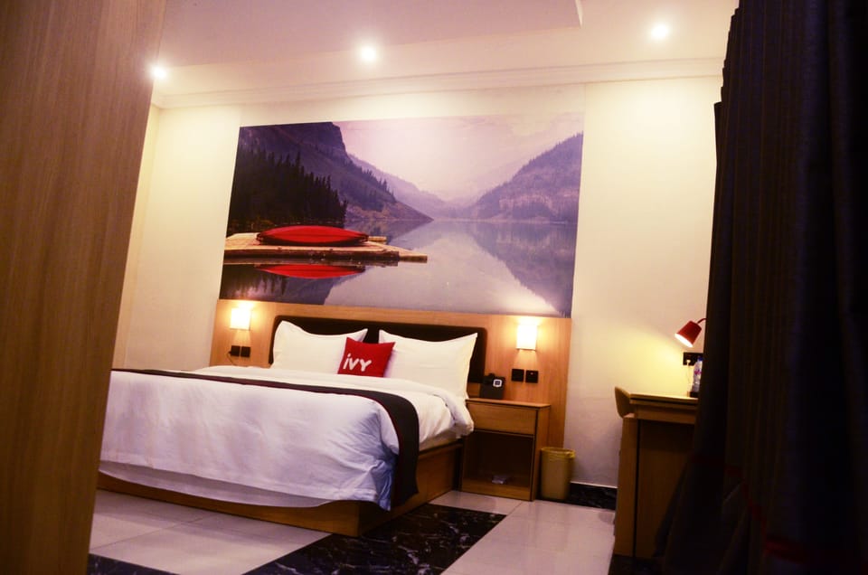 Standard Suite | Premium bedding, Tempur-Pedic beds, in-room safe, desk