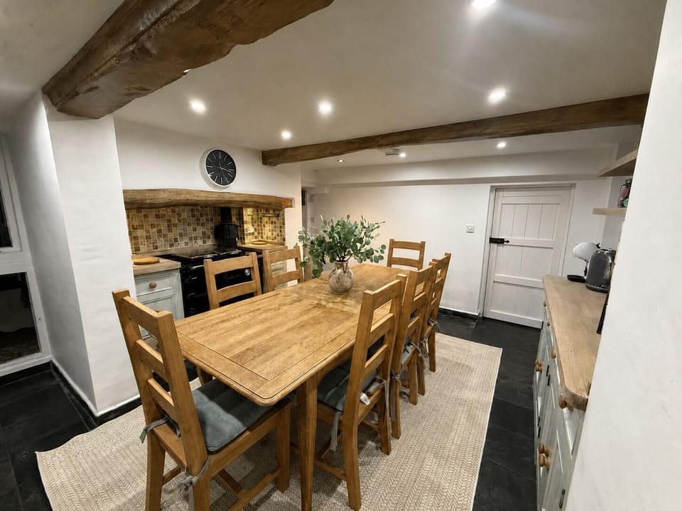Luxury Cottage, Private Bathroom, Pool View (April Cottage) | Dining