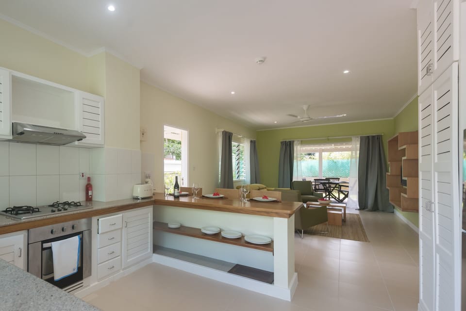 Family Apartment | Private kitchen | Full-size fridge, oven, stovetop, toaster