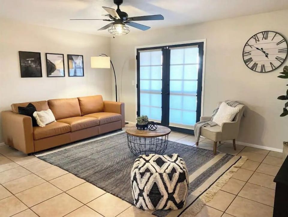 Relax in this comfortable living room where you will find family board games.
