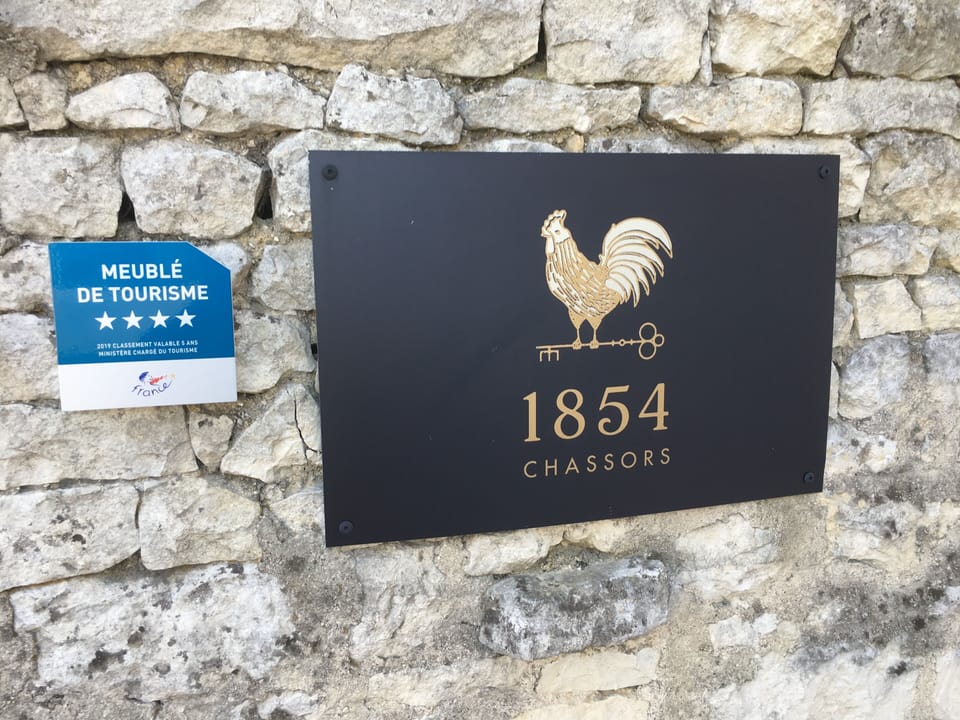 1854 Chassors is classified 4 star by the French tourist authority.