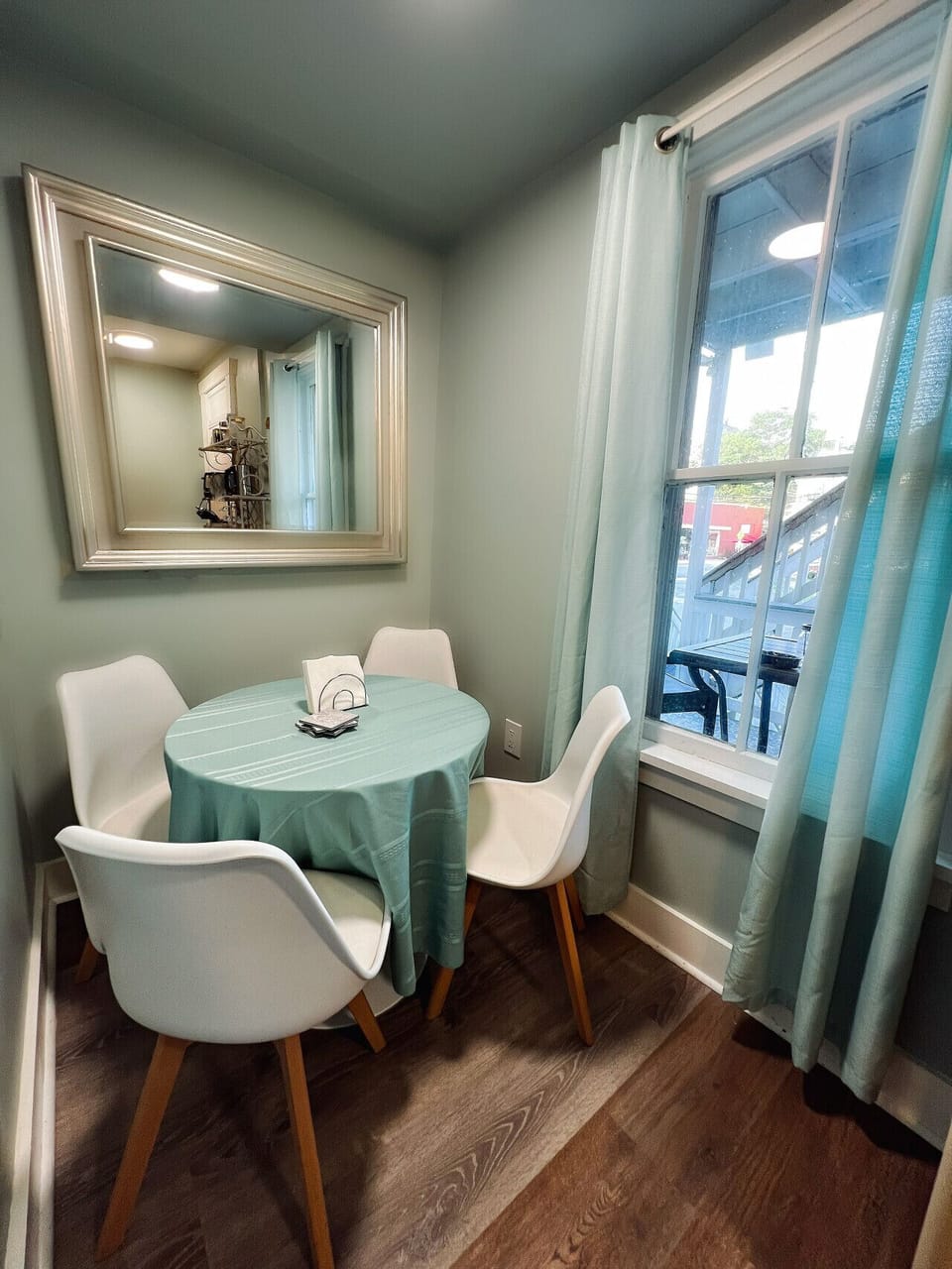 Kitchen nook
